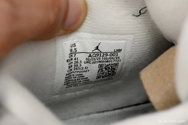 Frozen Moments Jordan WMNS Air AQ9129-001 4 0821